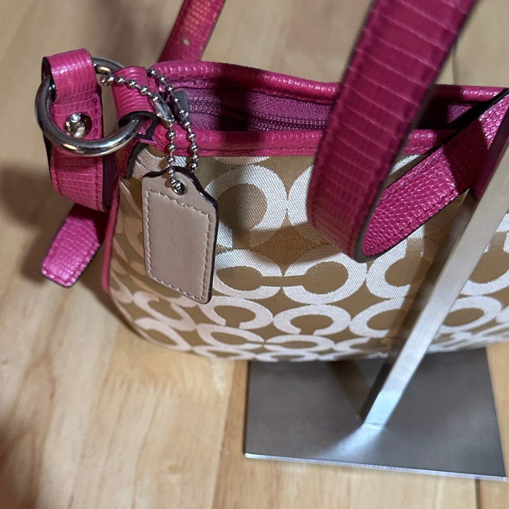 Coach Signature Canvas Crossbody Bag in Khaki/Hot Pink - Picture 4 of 10